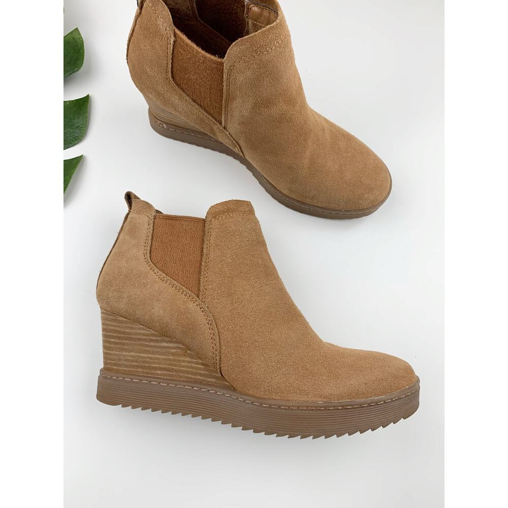 Sofft Chelsea Boots Wedge Heel Tan Suede Ankle Booties Women's 8.5 Casual Boho